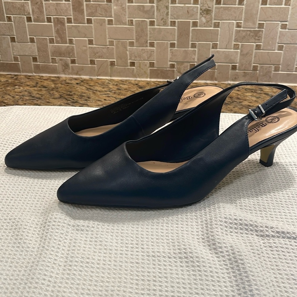 Bella Vita navy blue leather slingbacks 11W new